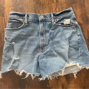 Abercrombie high rise mom short 🦋